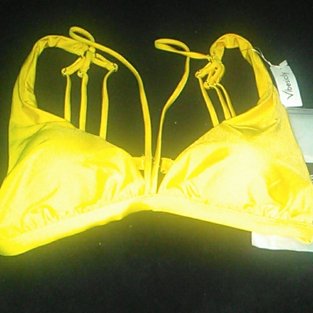 Bikini - Picture 2 of 6
